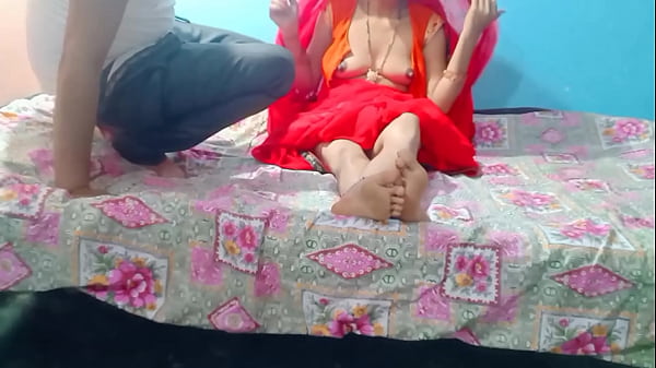 Pas Lagi Sepi Di Rumah, Bhabi Langsung Buka Rok Di Depan Adik Ipar Sambil Main-main.