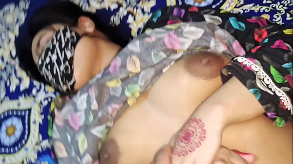 Ibu Tiriku Ngajarin Aku Soal Seks Dengan Omongan Kotor Hindi, Erangan Liar, Dan Ngewe Yang Gila-gilaan.