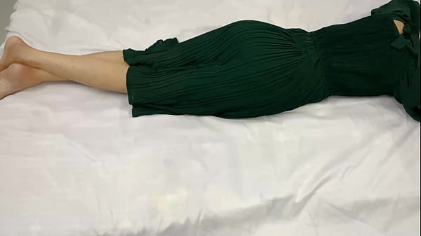Bokep Step-sister 18 Tahun Sendirian Di Kamar, Malam Itu Aku Masuk Dan Ngentot Memeknya Sampai Basah.