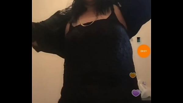 Ibu-ibu Montok Pamer Memek Di Live Bigo