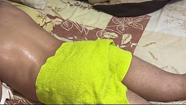 Ibu Mertua Sange Dengan Pantat Gede Bantu Mantu, Pijat Berujung Ngewe.