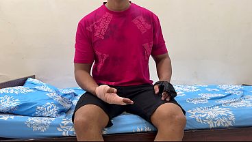 Ibu Tiri Bantu Anak Tiri Yang Luka Mandi, Lalu Goda Dia. Akhirnya Berujung Ngentot, Hisap Kontol Dulu Sebelum Digenjot Keras.