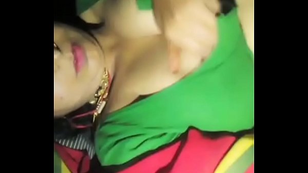 Desi Tante Pamer Susu Montok Bikin Makin Tegang