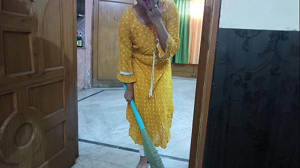 Desi Pembantu Malu-malu Tapi Toket Gede Ngentot Bosnya, Seru Banget Pake Suara Hindi.