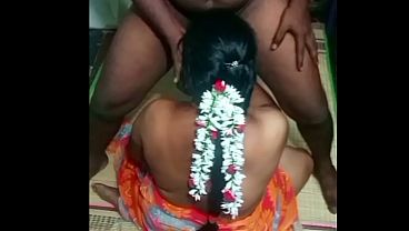 Ibu Rumah Tangga India Digenjot Om-om Kampung, Crot Di Mana-mana.