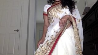 Ibu-ibu Seksi Chennai Buka-bukaan Di Webcam, Main Basah-basahan Pakai Bahasa Tamil.