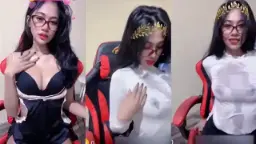 Una Live Pamer Belahan Toket Gede Bikin Ngaceng