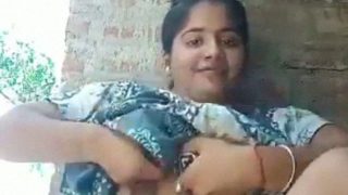 Wanita Kampung Lokal Pamer Tetek Gede Dan Choot Berbulu Lebat.