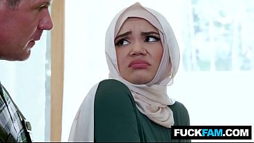 Hijabi Manis Ngentot Pertama Kali Bareng Tukang Ledeng Gagah, Jason Sarcinelli