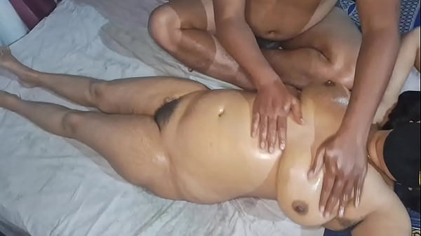 Bhabhi India Panas, Pijat Bugil Total, Bikin Makin Nafsu