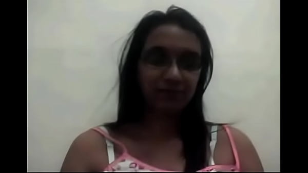 Ibu Rumah Tangga India Hyderabadi Yang Polos, Langsung Bugil Total Di Depan Kamera – Hari Pertama