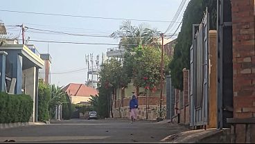 Mampus, Ibu Arab Itu Colmek Di Luar Rumah Dekat Jalan Raya.