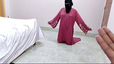 Malam Itu, Di Kamarku, Hot Desi Stepmom-ku Minta Digebukin Habis-habisan.