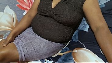 Panas Banget, Ibu Tiri Asia Lagi Liburan Pengen Digaruk